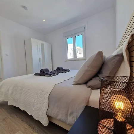 Casa Liberdade - Modern Townhouse With Terrace Roof * Estômbar