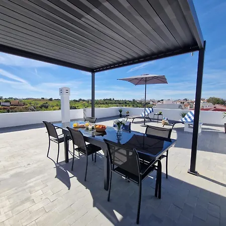 Ferienhaus Casa Liberdade - Modern Townhouse With Terrace Roof *