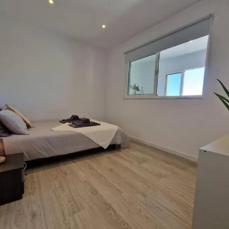 Feriehus Casa Liberdade - Modern Townhouse With Terrace Roof *