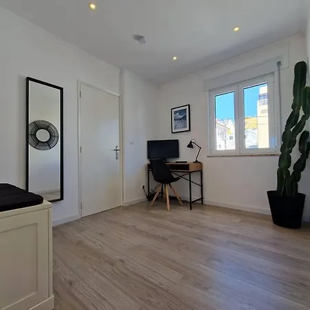 Holiday home Casa Liberdade - Modern Townhouse With Terrace Roof Estombar