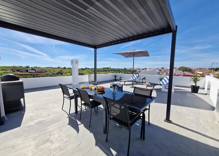 Semesterbostad Casa Liberdade - Modern Townhouse With Terrace Roof *