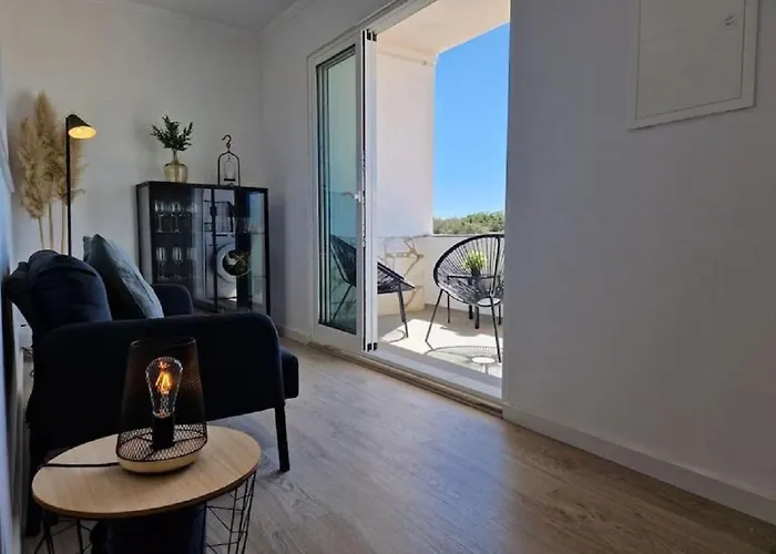 Semesterbostad Casa Liberdade - Modern Townhouse With Terrace Roof